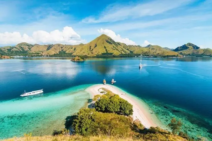 Eksplorasi 10 Wisata Kalimantan Selatan yang Memikat Hati Pengunjung